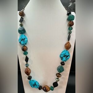 DAVINCI BROWN AMBER BLACK AND FAUX TURQUOISE LONG CHUNKT BEADED NECKLACE